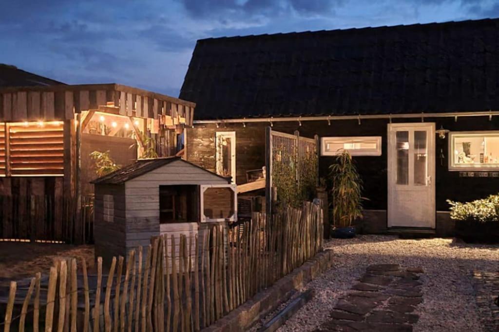 Wellness Chalet Met Jacuzzi, Sauna, Omheinde Tuin, Sint-Annaland Eksteriør bilde