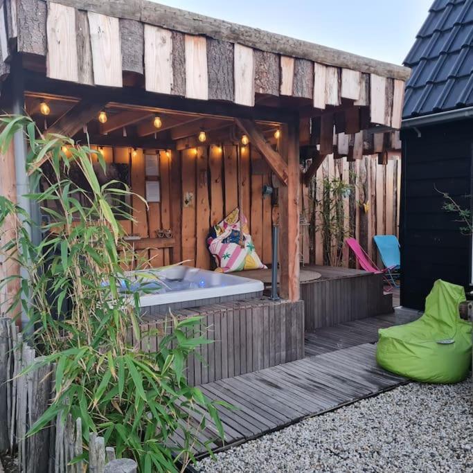 Wellness Chalet Met Jacuzzi, Sauna, Omheinde Tuin, Sint-Annaland Eksteriør bilde